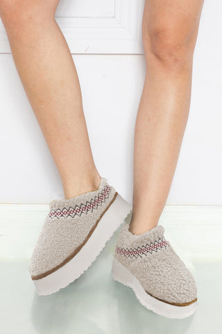 White Embroidered Sherpa Plush Thick Sole Winter Slippers, Dear-Lover Dropshipping - A Blissfully Beautiful Boutique