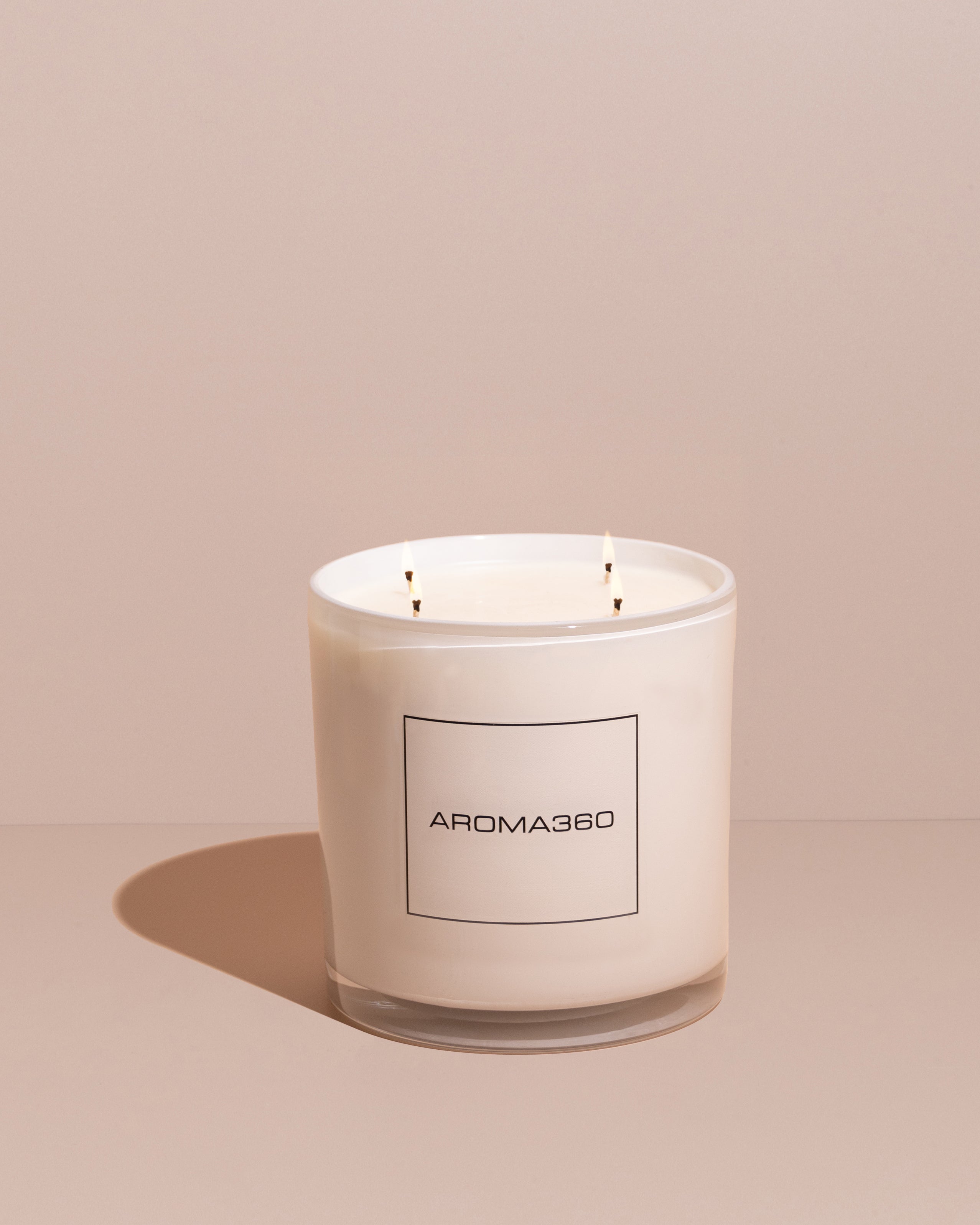 Escapade 4-Wick Candle - Thumbnail 4
