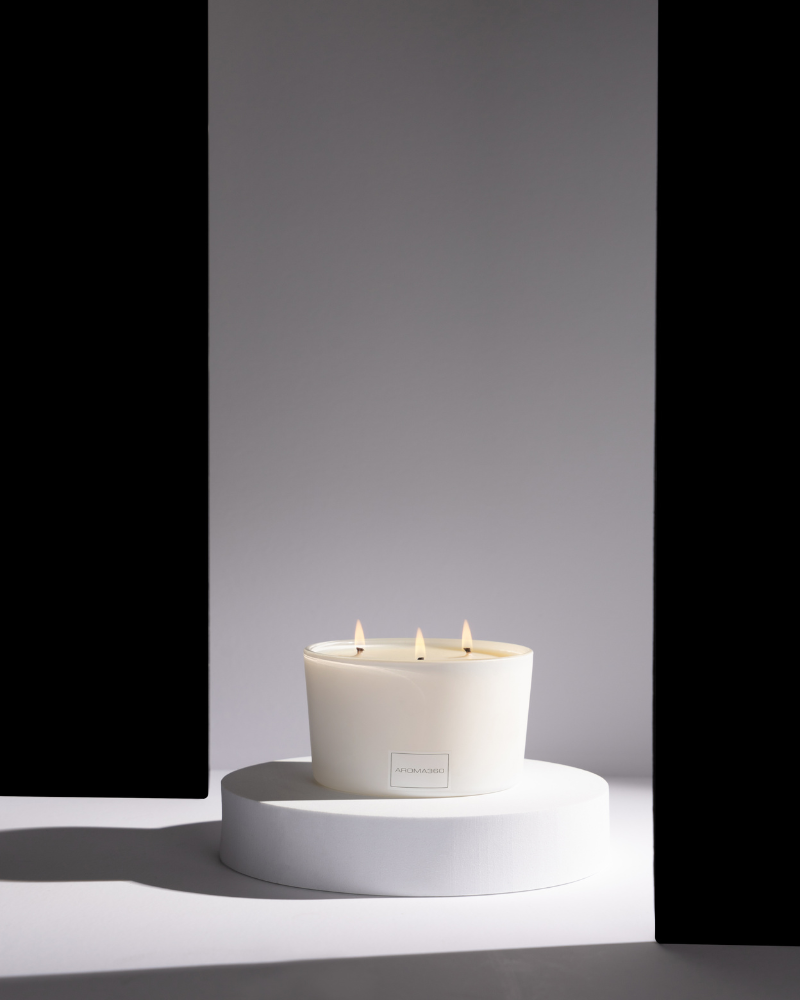 Iris 3-Wick Candle - Thumbnail 3