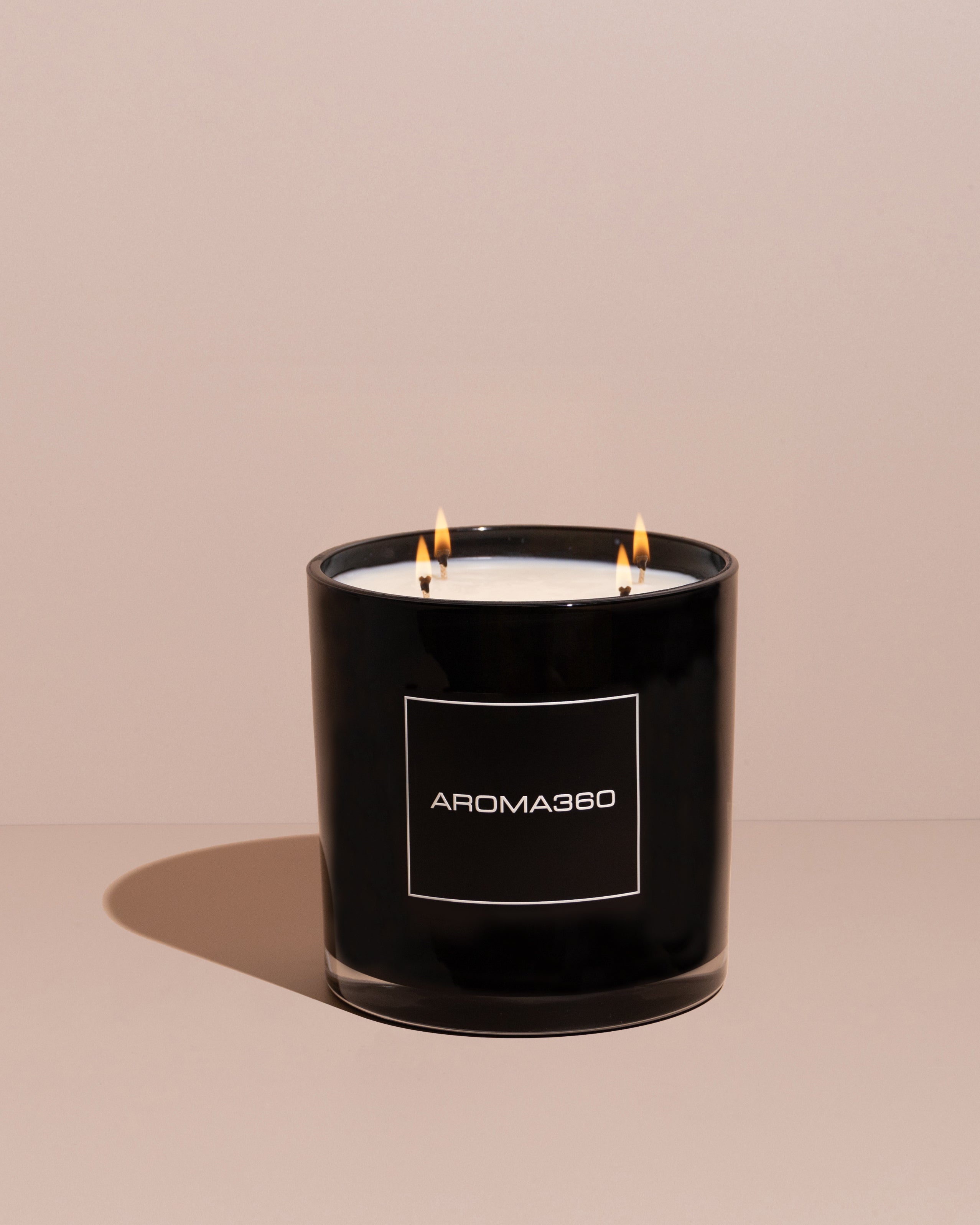 Black Velvet 4-Wick Candle - Thumbnail 4