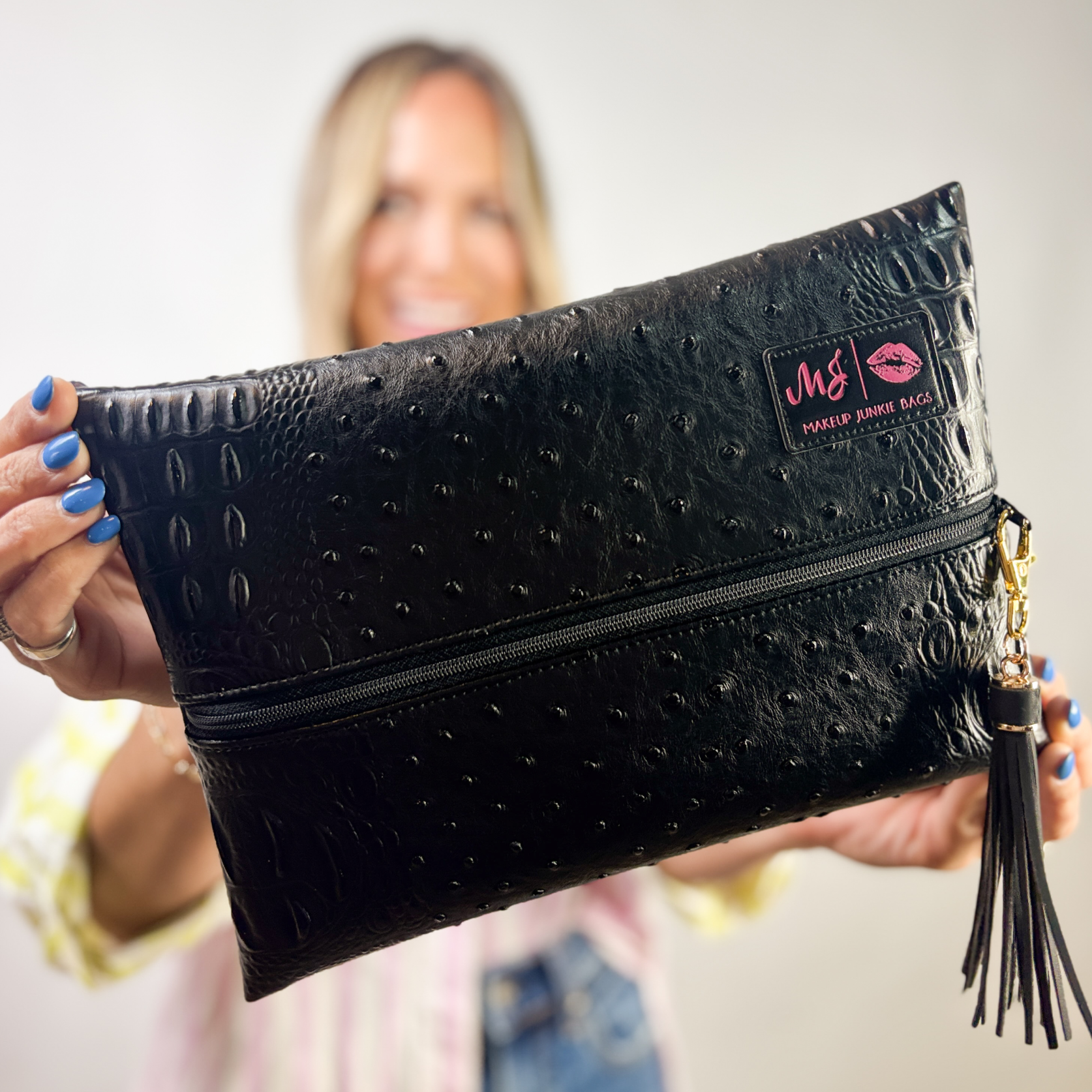 Makeup Junkie Obsidian - Thumbnail 3