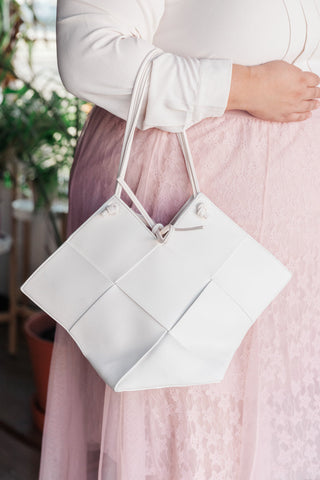 Woven Tote in White, Ave Shops - A Blissfully Beautiful Boutique