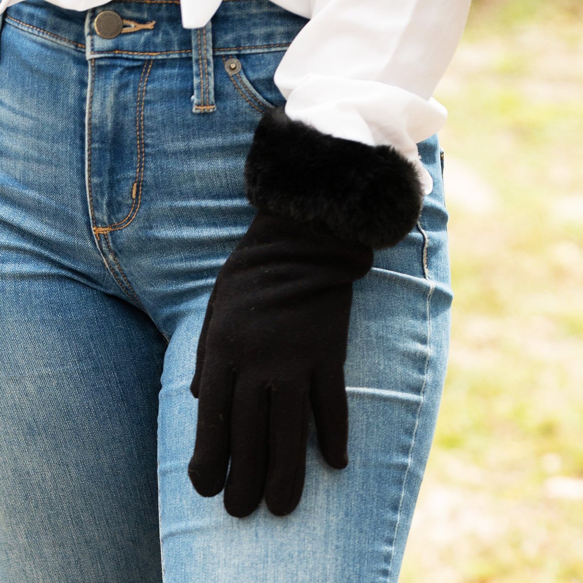 Black Gloves with Faux Fur