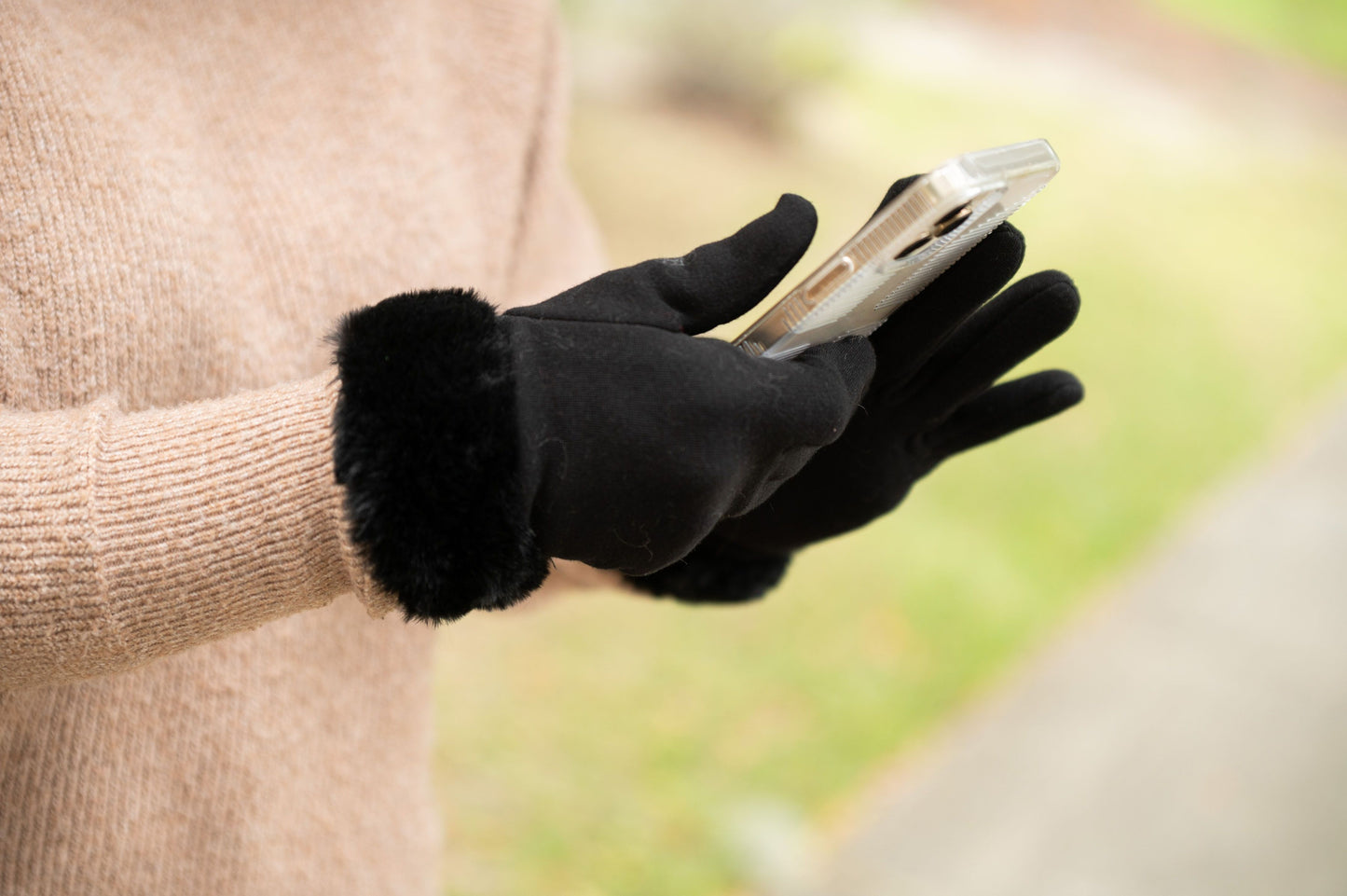 Black Gloves with Faux Fur